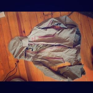 Women’s arcteyrx raincoat